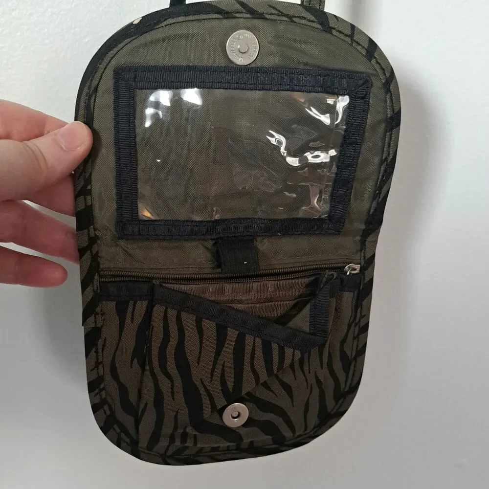 Baggallini Crossbody Teenee Phone Bagg
Green and Black Zebra Print - Picture 3 of 9